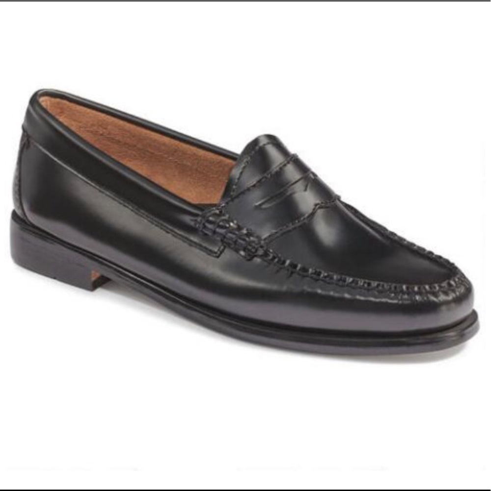 G.H. Bass & Co Weejuns, Black, size 7.